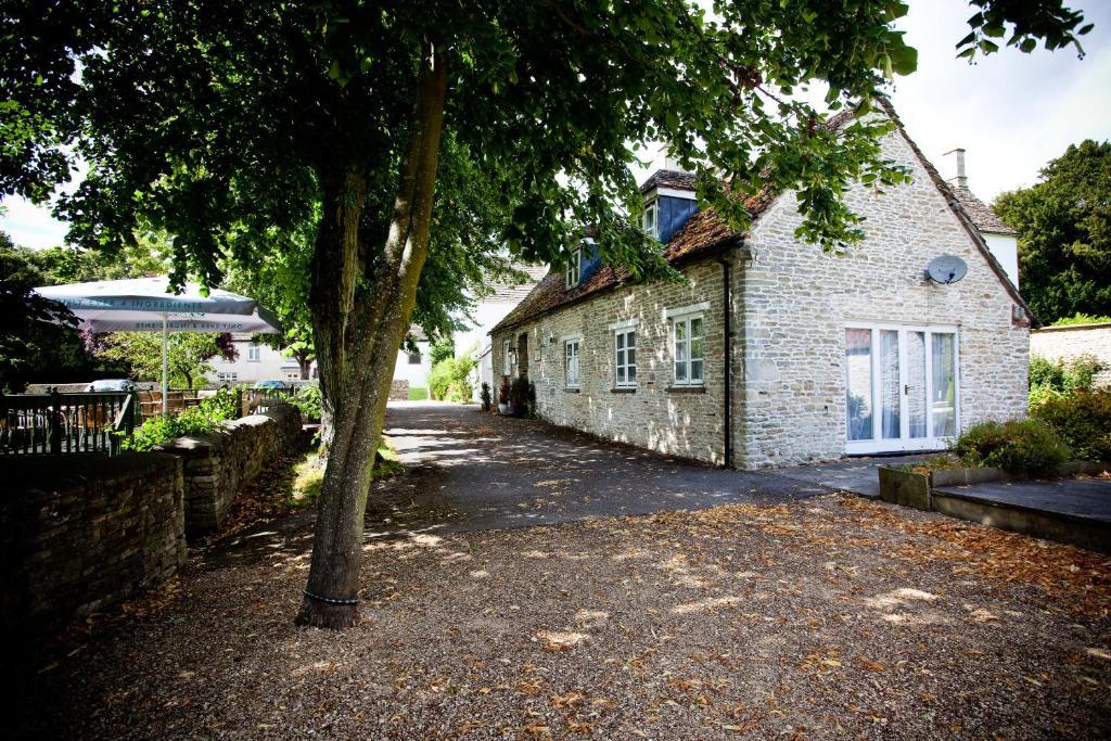 Bodkin House Hotel Little Badminton Exteriör bild
